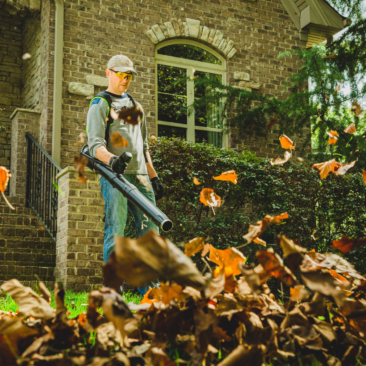 60V 140 MPH / 540 CFM Brushless Backpack Blower (Tool Only)