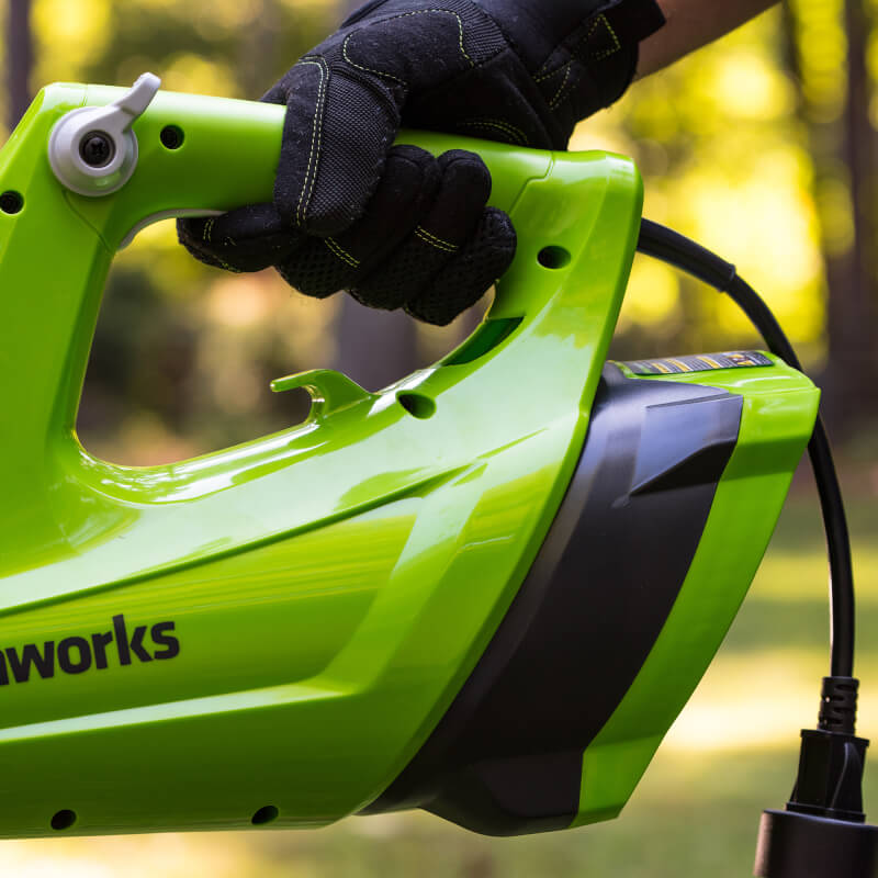 9 Amp 130 MPH - 530 CFM Corded Leaf Blower